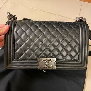 Chanel Medium Boy Flap Black calfskin